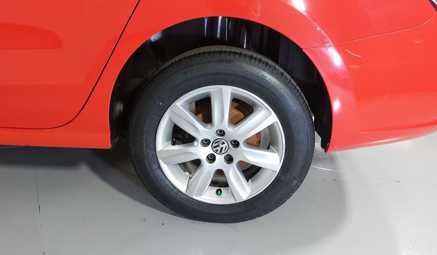 Volkswagen Vento 1.6 ACTIVE TIPTRONIC Sedan 2015