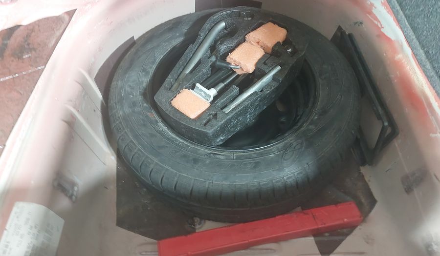 Volkswagen Vento 1.6 ACTIVE TIPTRONIC Sedan 2015