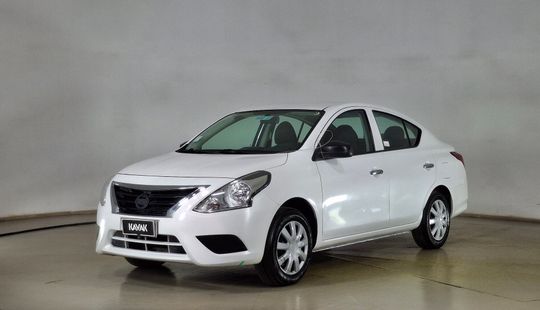 Nissan • Versa