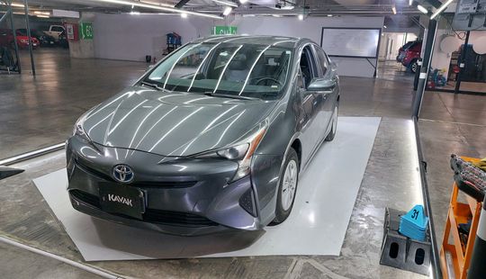 Toyota • Prius