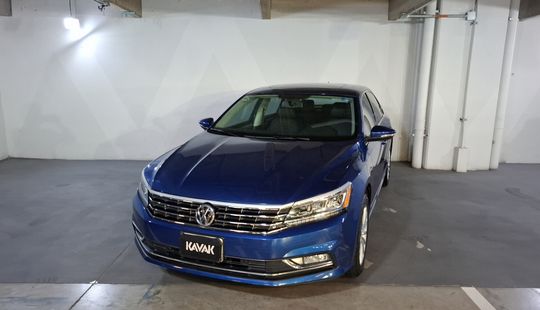 Volkswagen • Passat