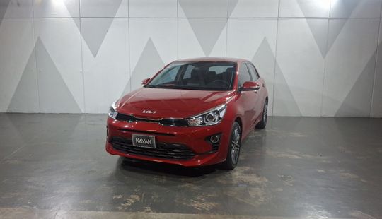 2023 • 22,364 km • Automático