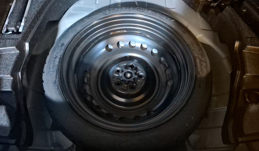 Toyota Prius 1.8 HEV PREMIUM AUTO Hatchback 2021