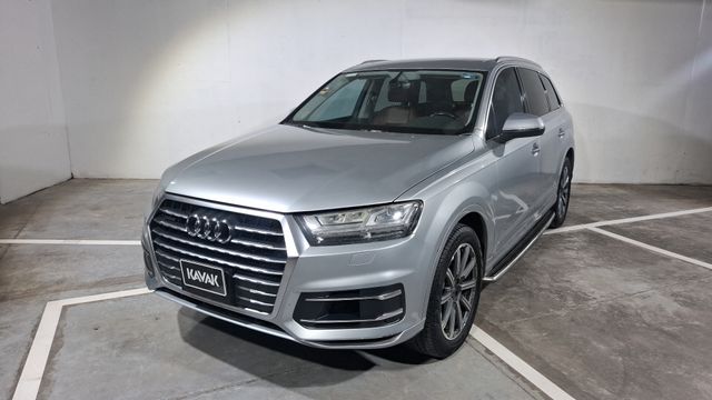 Audi • Q7