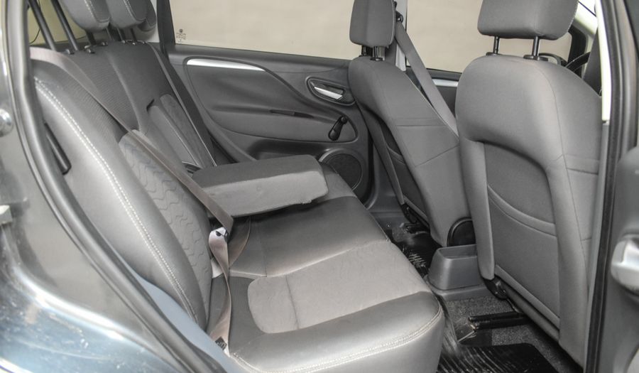 Fiat Punto 1.6 16V ESSENCE 5P Hatchback 2014