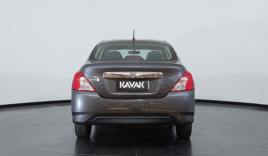 Nissan Versa 1.6 UNIQUE Sedan 2016