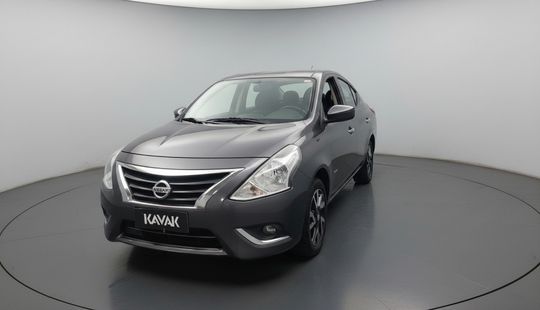 Nissan • Versa