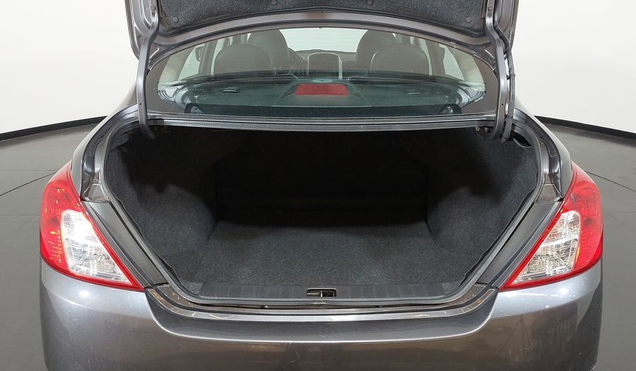 Nissan Versa 1.6 UNIQUE Sedan 2016