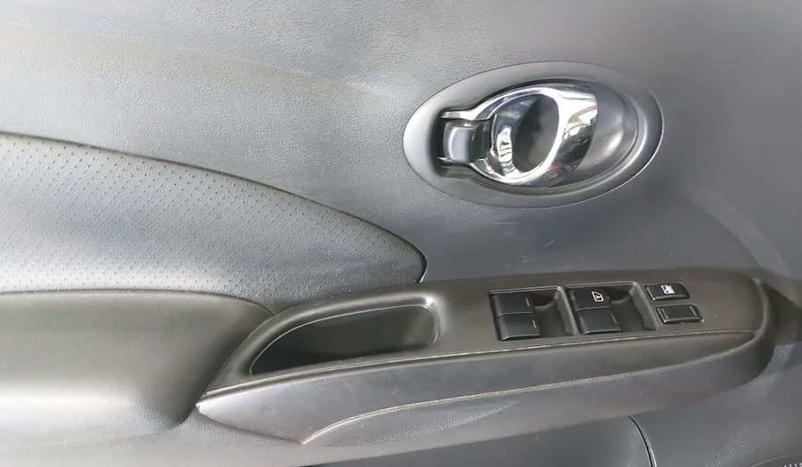 Nissan Versa 1.6 EXCLUSIVE AUTO Sedan 2019