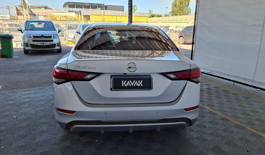 Nissan Sentra 2.0 ADVANCE Sedan 2022