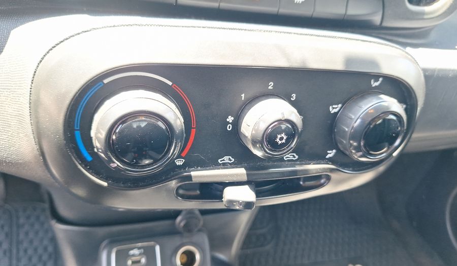 Fiat Mobi 1.0 TREKKING Hatchback 2021