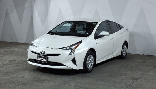 Toyota • Prius