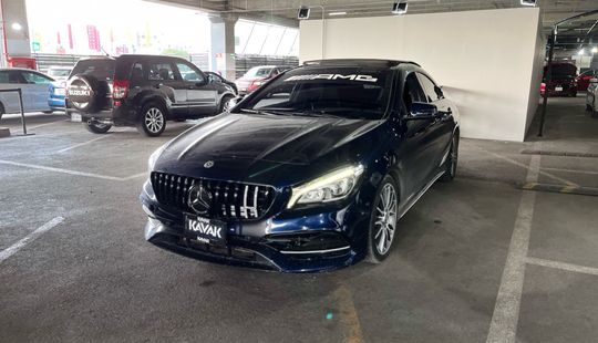 Mercedes Benz • Clase CLA