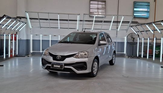 Toyota • Etios