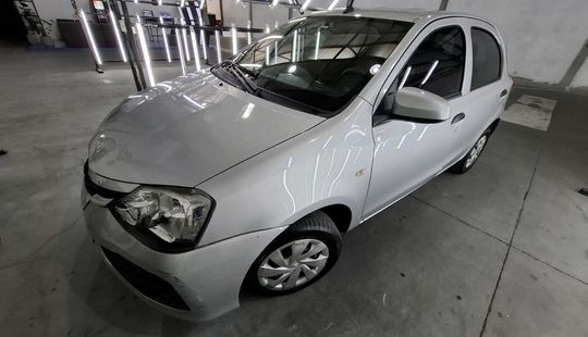 Toyota • Etios