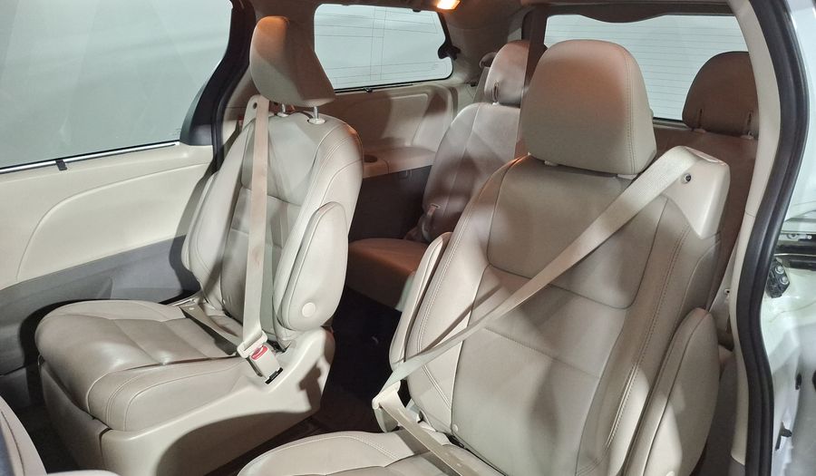 Toyota Sienna 3.5 XLE PIEL AUTO Minivan 2020