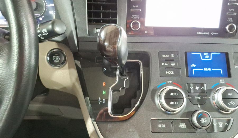 Toyota Sienna 3.5 XLE PIEL AUTO Minivan 2020