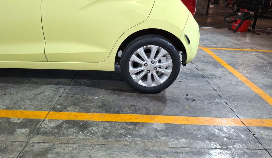 Chevrolet Spark 1.4 LTZ C MT Hatchback 2017