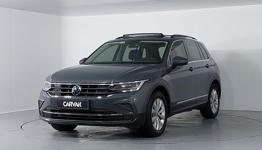 Volkswagen • Tiguan