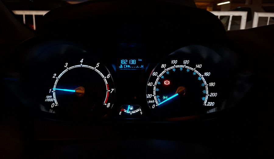 Ford Fiesta Kinetic Design 1.6 SE PLUS Sedan 2014