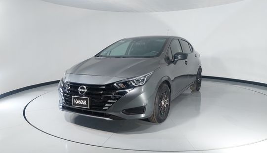 Nissan • Versa