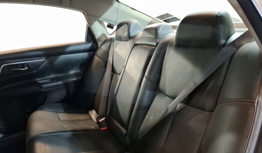 Nissan Altima 2.5 ADVANCE NAVI CVT Sedan 2017