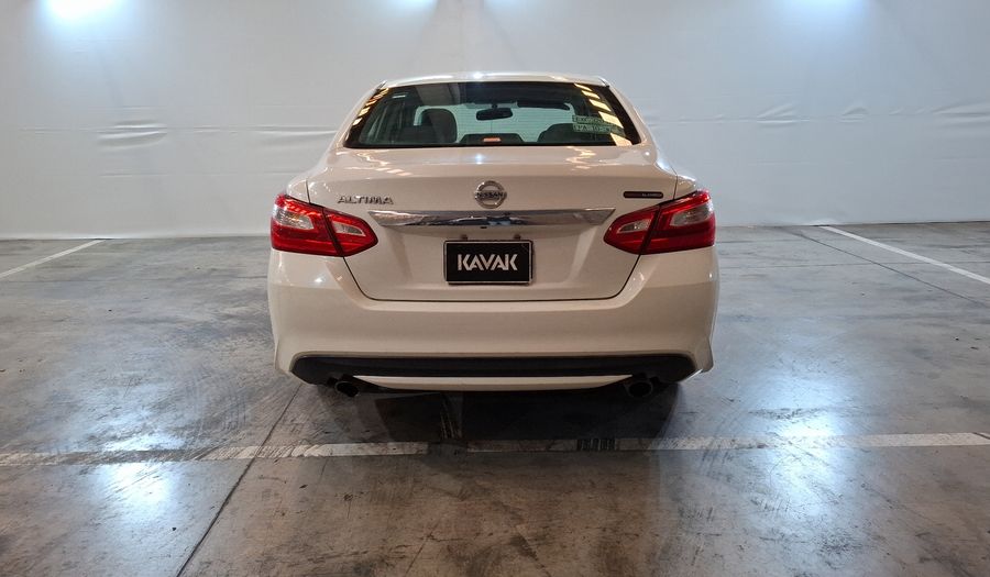 Nissan Altima 2.5 ADVANCE NAVI CVT Sedan 2017