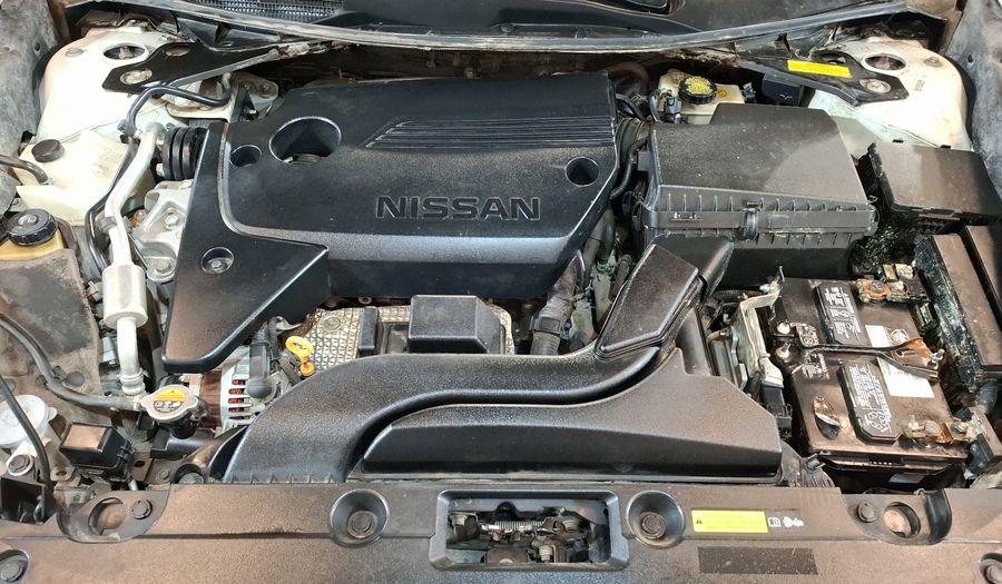 Nissan Altima 2.5 ADVANCE NAVI CVT Sedan 2017