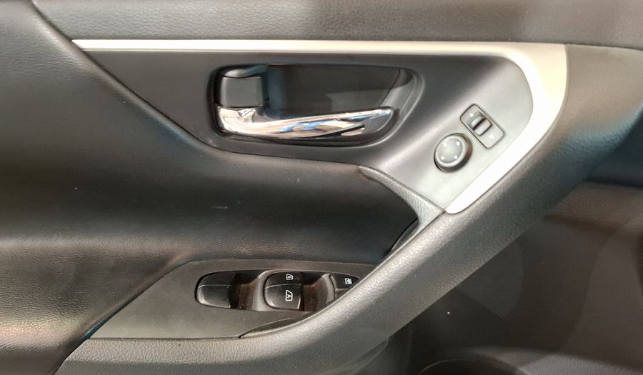 Nissan Altima 2.5 ADVANCE NAVI CVT Sedan 2017