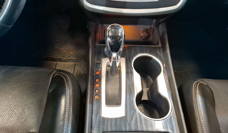 Nissan Altima 2.5 ADVANCE NAVI CVT Sedan 2017