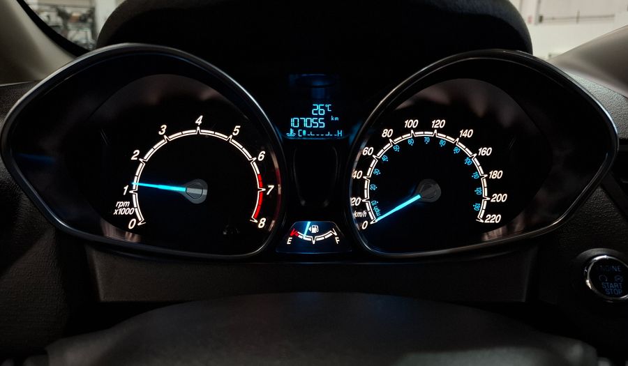 Ford Fiesta Kinetic Design 1.6 16V TITANIUM Hatchback 2014