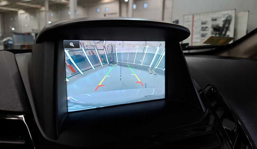 Ford Fiesta Kinetic Design 1.6 16V TITANIUM Hatchback 2014