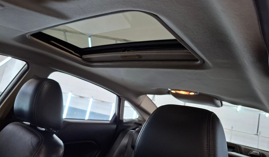 Ford Fiesta Kinetic Design 1.6 16V TITANIUM Hatchback 2014