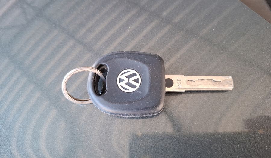 Volkswagen Up 1.0 TAKE UP Hatchback 2015