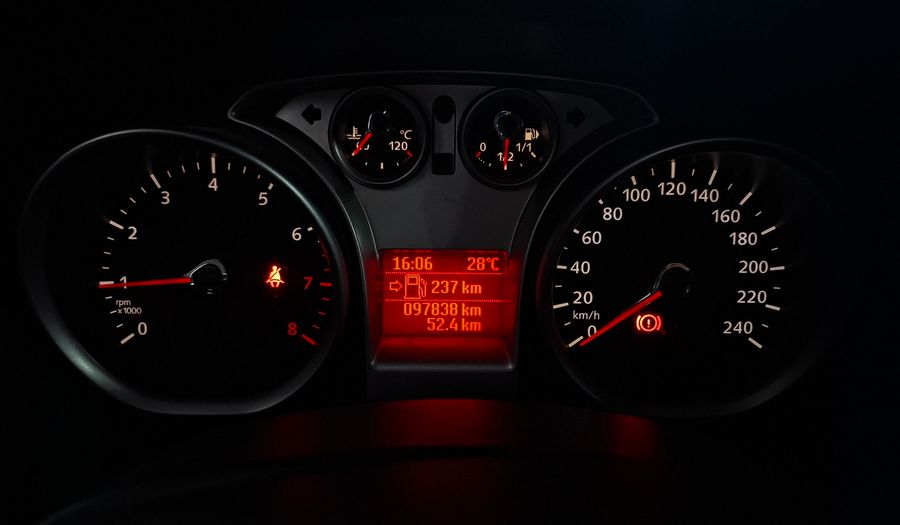 Ford Focus Ii 1.6 TREND Hatchback 2012