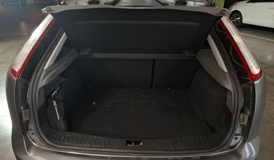 Ford Focus Ii 1.6 TREND Hatchback 2012