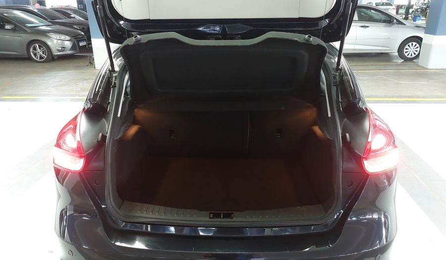 Ford Focus 2.0 TITANIUM AT Hatchback 2016