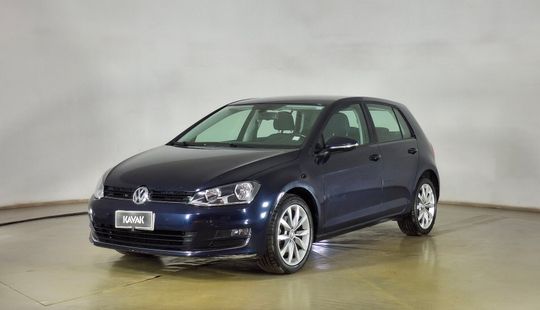 Volkswagen • Golf