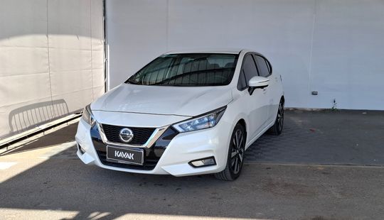 Nissan • Versa