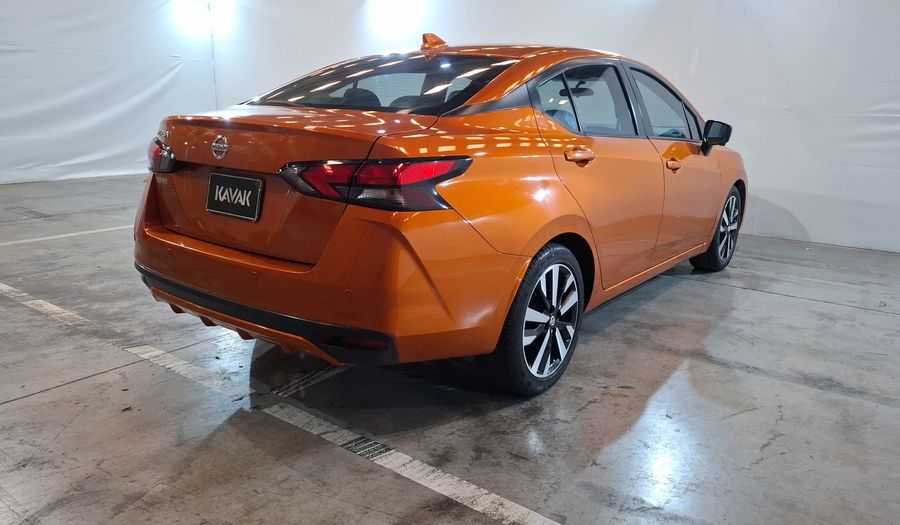 Nissan Versa 1.6 PLATINUM CVT Sedan 2022