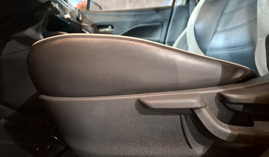 Nissan Versa 1.6 PLATINUM CVT Sedan 2022