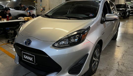 Toyota • Prius C