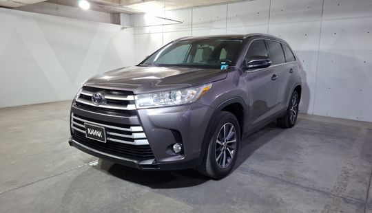Toyota • Highlander