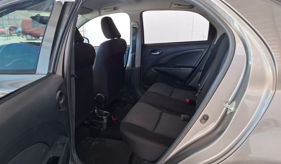 Toyota Etios 1.5 X Sedan 2017