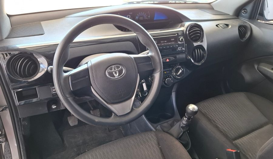 Toyota Etios 1.5 X Sedan 2017