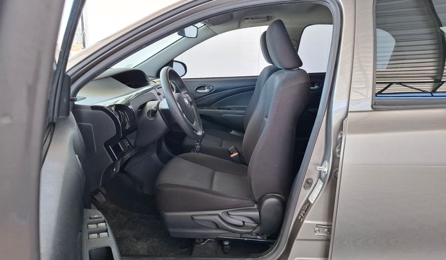 Toyota Etios 1.5 X Sedan 2017