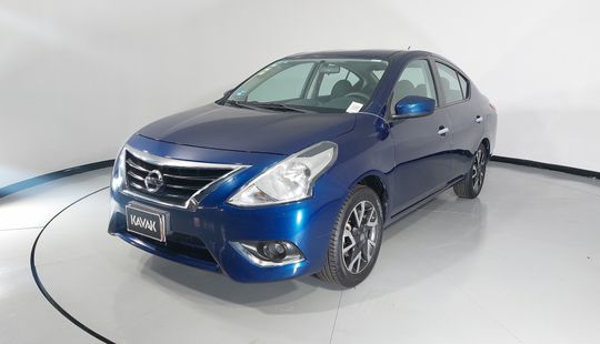 Nissan • Versa