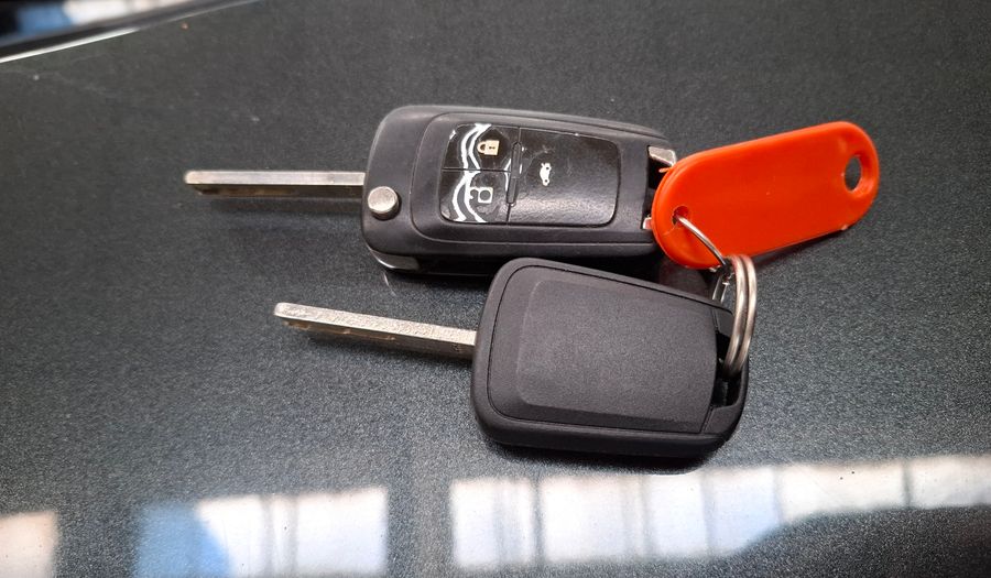 Chevrolet Onix 1.4 ACTIV Hatchback 2017