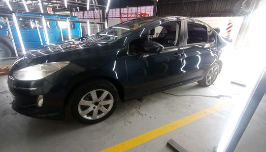 Peugeot • 408