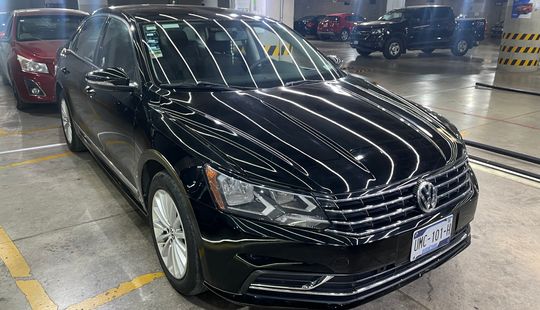 Volkswagen • Passat